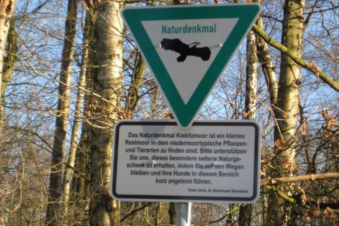 Hinweisschild Naturdenkmal - Foto: Bernt Matthes