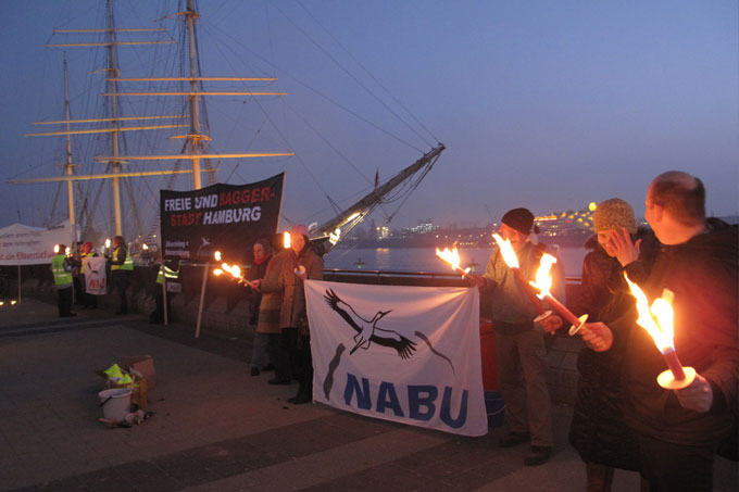 NABU-Demonstration gegen die Elbvertiefung - Foto: Bernd Quellmalz
