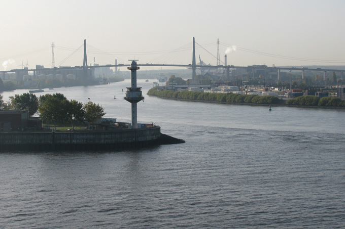 Elbe in Hamburg - Foto: Monika Bock