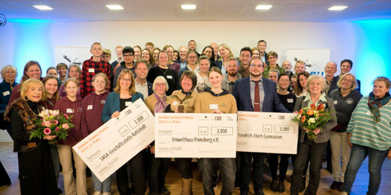 Gemeinsam für Natur und Klima - die diesjährigen Teilnehmer*innen beim Hanse-Umweltpreis - Foto: Thomas Dröse